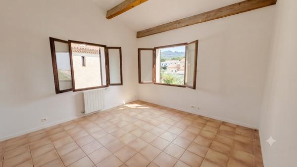 Villa familiale au coeur du village - écoles et commodités à pied