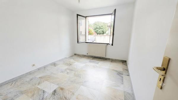 Villa familiale au coeur du village - écoles et commodités à pied