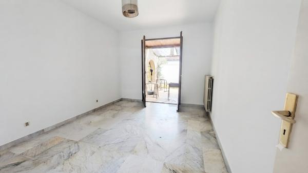 Villa familiale au coeur du village - écoles et commodités à pied