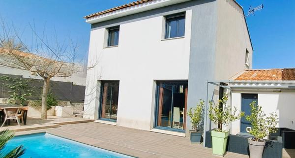 MAXIMIN LA STE BAUME (83) Magnifique villa contemporaine de 5 pièces , terrasses , jardin avec piscine