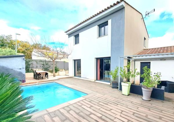 MAXIMIN LA STE BAUME (83) Magnifique villa contemporaine de 5 pièces , terrasses , jardin avec piscine