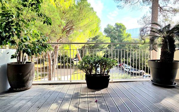 Appartement à vendre    4 pièces • 81,09 m2 Marseille 9