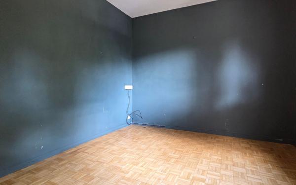 Appartement à vendre    4 pièces • 81,09 m2 Marseille 9