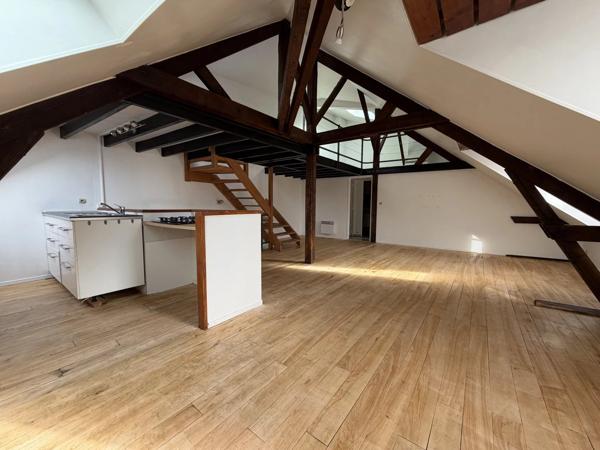 Vente                                                      Appartement
                        
                     3 pièces                      71 m2                     à Villers-Cotterêts