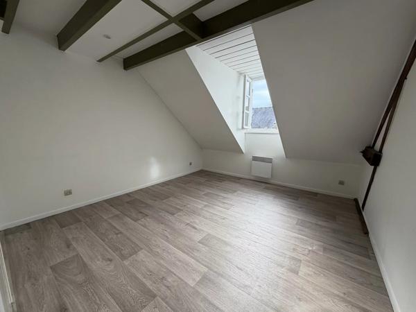Vente                                                      Appartement
                        
                     3 pièces                      71 m2                     à Villers-Cotterêts