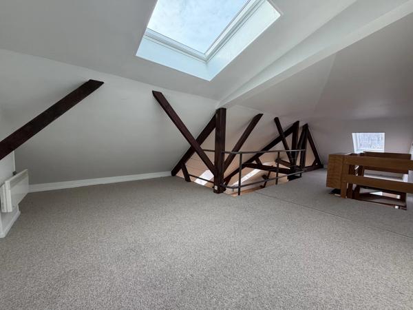 Vente                                                      Appartement
                        
                     3 pièces                      71 m2                     à Villers-Cotterêts