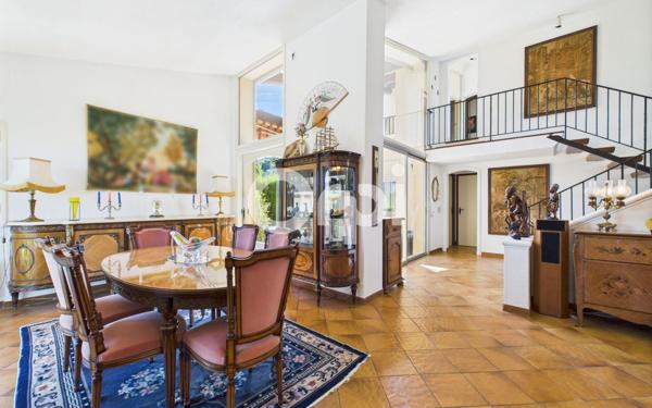 Maison à vendre    5 pièces • 178,54 m2 Mandelieu-la-Napoule