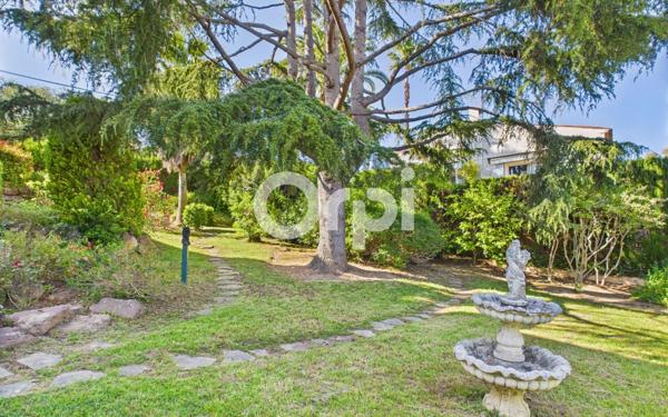 Maison à vendre    5 pièces • 178,54 m2 Mandelieu-la-Napoule