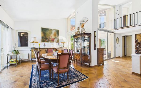 Maison à vendre    5 pièces • 178,54 m2 Mandelieu-la-Napoule