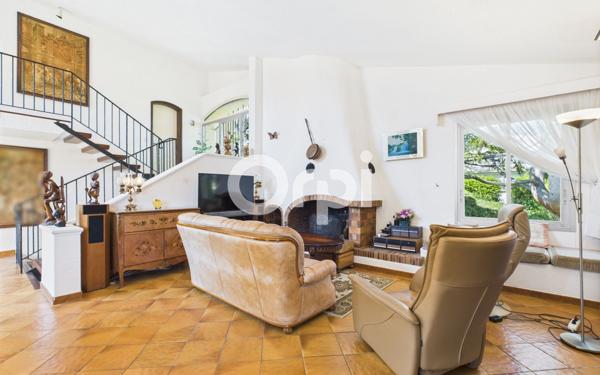 Maison à vendre    5 pièces • 178,54 m2 Mandelieu-la-Napoule