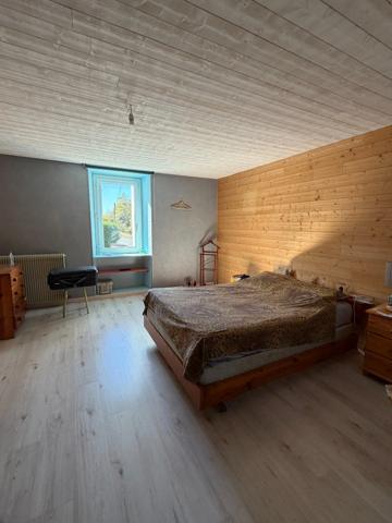 Mornac. Maison 191 m² avec garage et terrain