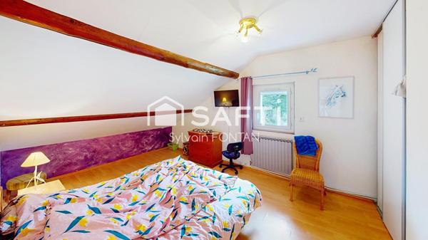 TRES GRANDE SURFACE AVEC APPARTEMENT INDEPENDANT