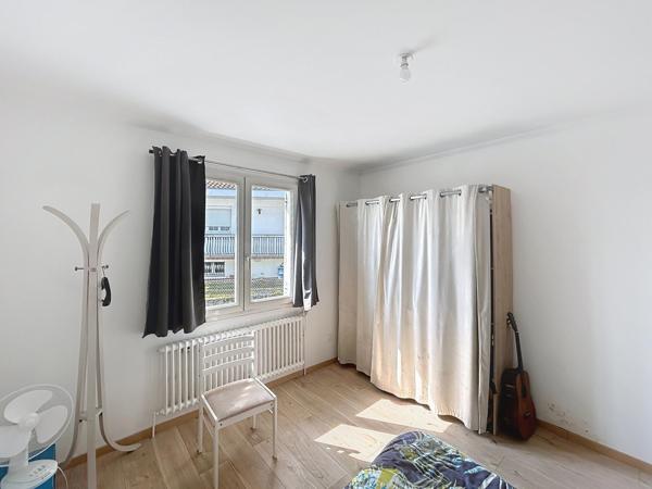 Maison individuelle rénovée 2024 jardin et garage