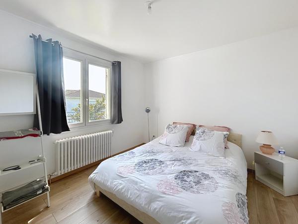 Maison individuelle rénovée 2024 jardin et garage