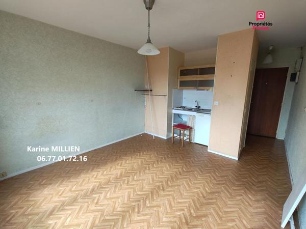 VERNOUILLET 28500 Studio au 1er étage - Place de parking - 44500  HAI