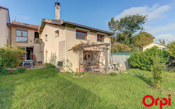 Maison à vendre    9 pièces • 211,98 m2 Villeurbanne