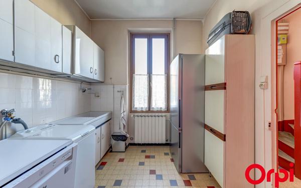 Maison à vendre    9 pièces • 211,98 m2 Villeurbanne