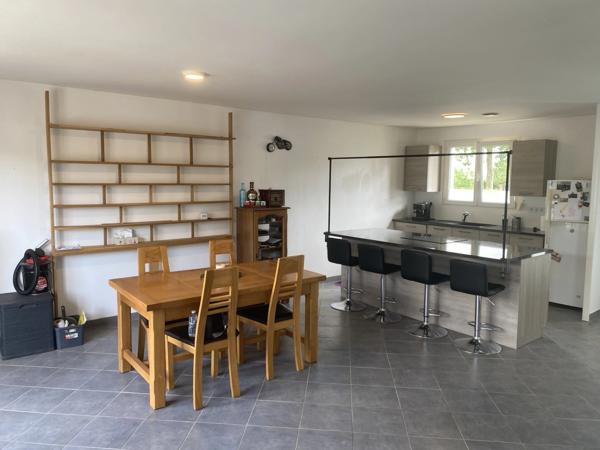 Au calme à Longvic, Maison de 90 m2 rénovée et élevée sur sous-sol