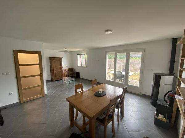 Au calme à Longvic, Maison de 90 m2 rénovée et élevée sur sous-sol