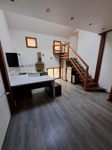 Duplex /Triplex  222m² TULLINS ( 38210 )