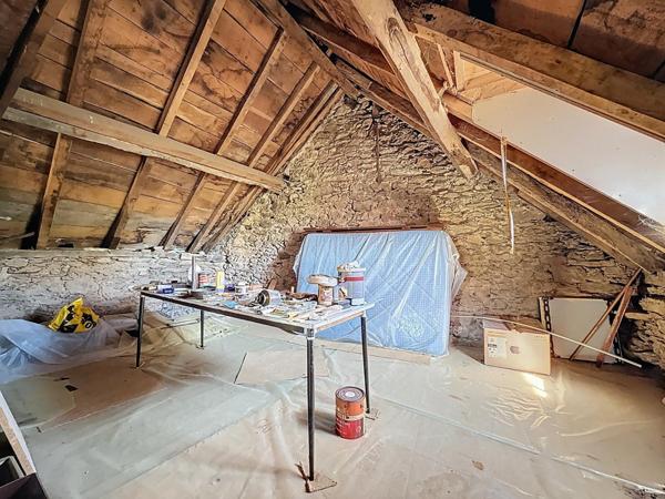 Maison de village en pierres apparentes