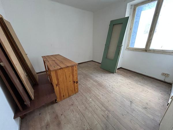A VENDRE MAISON DIVISEE EN 3 APPARTEMENTS + TERRASSES + GARAGE + JARDIN