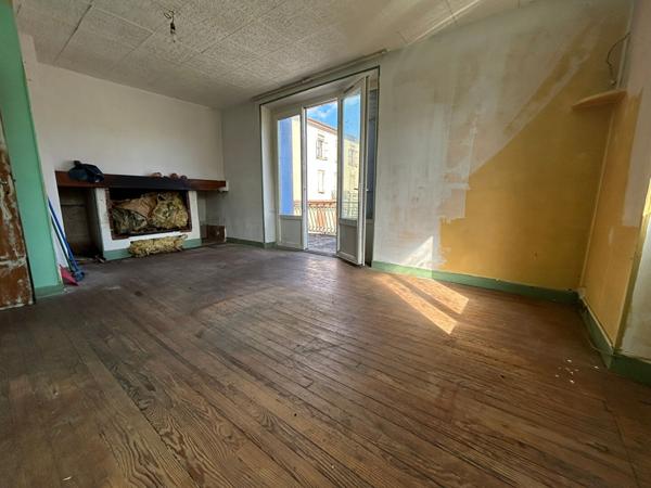 A VENDRE MAISON DIVISEE EN 3 APPARTEMENTS + TERRASSES + GARAGE + JARDIN