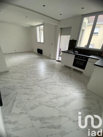 House for sale 5 rooms 94 m² Villeparisis