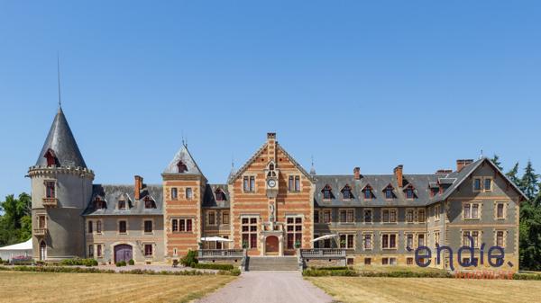 CHATEAU DU XV° & XIX° AVEC PARC DE 23ha et Plaine