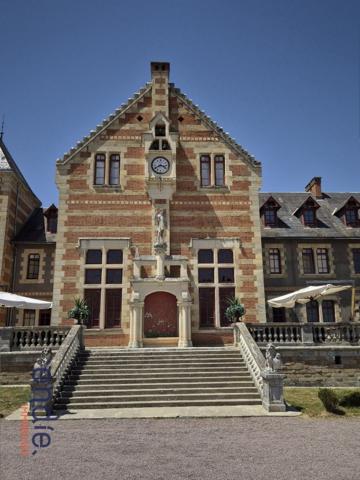 CHATEAU DU XV° & XIX° AVEC PARC DE 23ha et Plaine