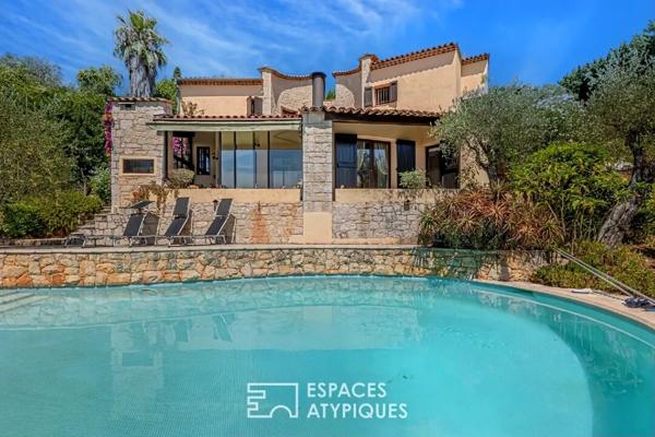 Maison d’architecte vue mer et deux piscines