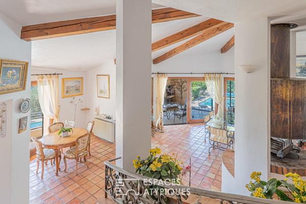 Maison d’architecte vue mer et deux piscines