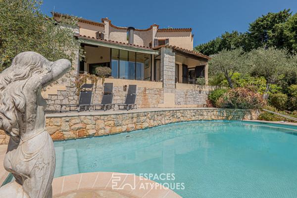 Maison d’architecte vue mer et deux piscines