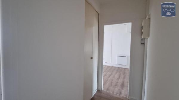 Appartement à louer 2 pièces 54.7m²