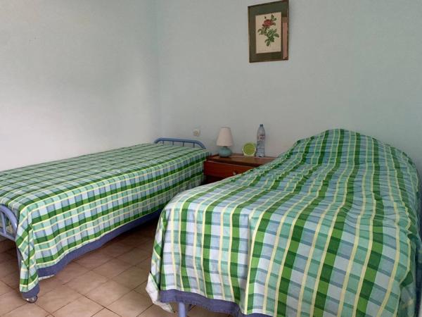 Maison de plain-pied avec dépendance aménageable