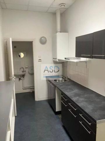 À VENDRE - Local commercial 140 m² - Emplacement idéal proche à la gare de Roubaix