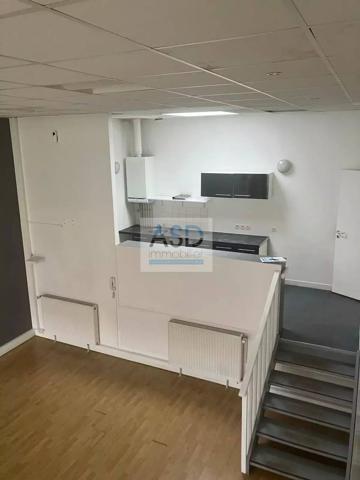 À VENDRE - Local commercial 140 m² - Emplacement idéal proche à la gare de Roubaix