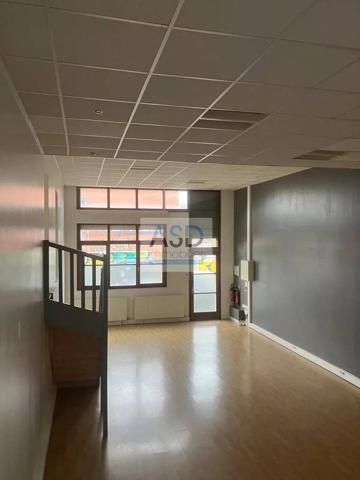 À VENDRE - Local commercial 140 m² - Emplacement idéal proche à la gare de Roubaix