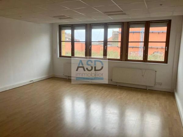 À VENDRE - Local commercial 140 m² - Emplacement idéal proche à la gare de Roubaix