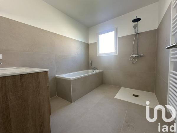 Maison 5 pièces de 122 m² à La Ville-Dieu-du-Temple (82290)