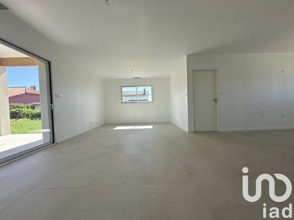 Maison 5 pièces de 122 m² à La Ville-Dieu-du-Temple (82290)