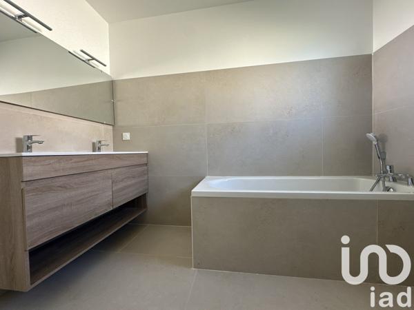 Maison 5 pièces de 122 m² à La Ville-Dieu-du-Temple (82290)