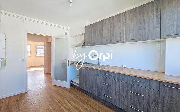 Appartement à vendre    4 pièces • 84,32 m2 Clermont-Ferrand