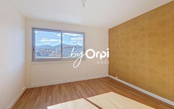 Appartement à vendre    4 pièces • 84,32 m2 Clermont-Ferrand