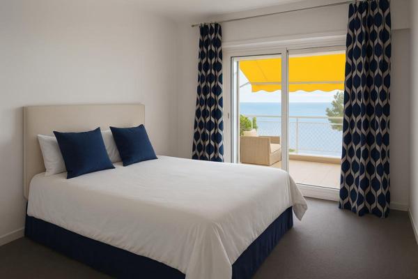 Hyères (Les Salins) - T3 de 62 m², terrasse, vue mer 180°