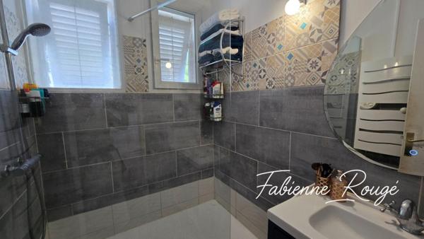 Hyères (Les Salins) - T3 de 62 m², terrasse, vue mer 180°