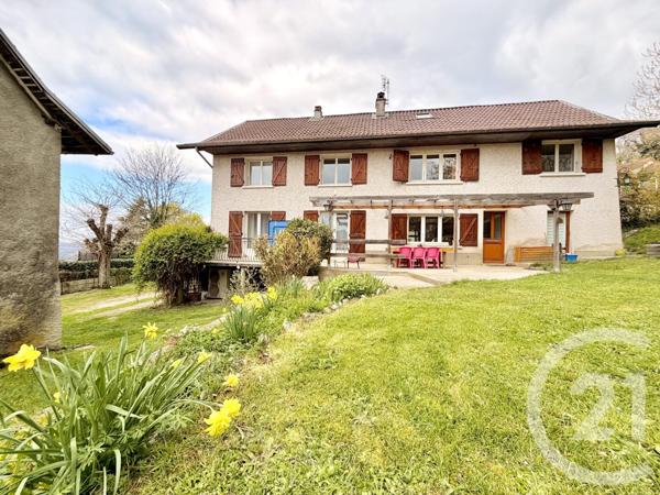 Maison à vendre  8 pièces - 180,10 m2 ST GENIX SUR GUIERS - 73