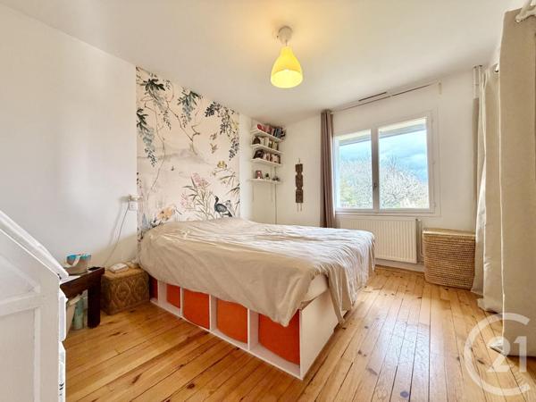 Maison à vendre  8 pièces - 180,10 m2 ST GENIX SUR GUIERS - 73