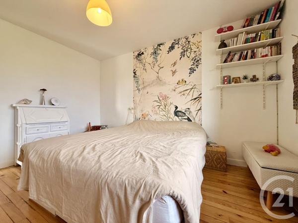 Maison à vendre  8 pièces - 180,10 m2 ST GENIX SUR GUIERS - 73