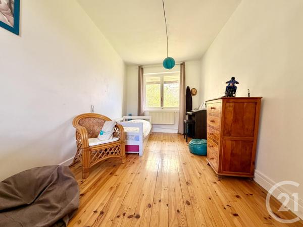 Maison à vendre  8 pièces - 180,10 m2 ST GENIX SUR GUIERS - 73